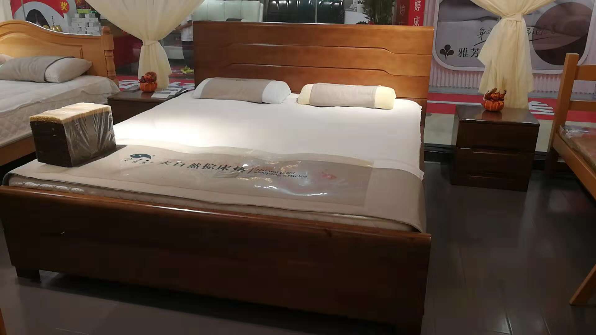 【大自然】 全实木榉木床(2.0×1.8m)