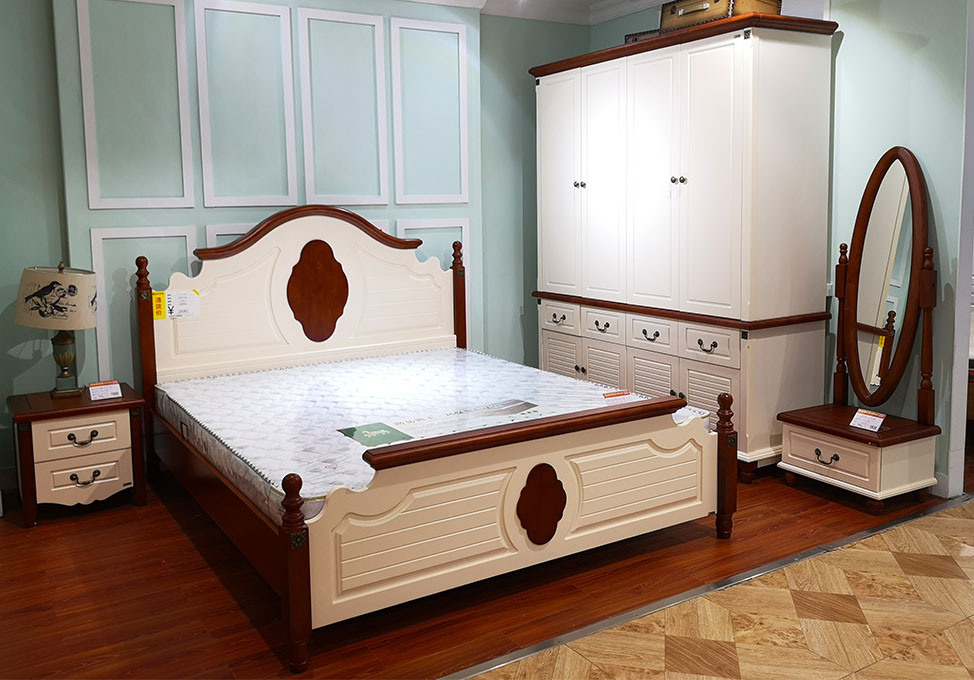 【1楼a1区】床  四门衣柜 床头柜洛卡小镇 【家具卖场】7月13-14日